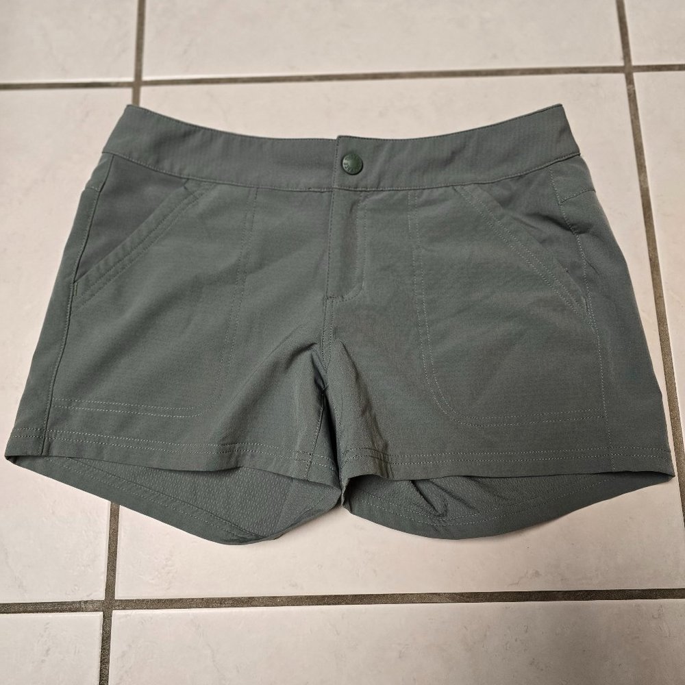 THE NORTH FACE Women's Amphibious Shorts, size 8, green